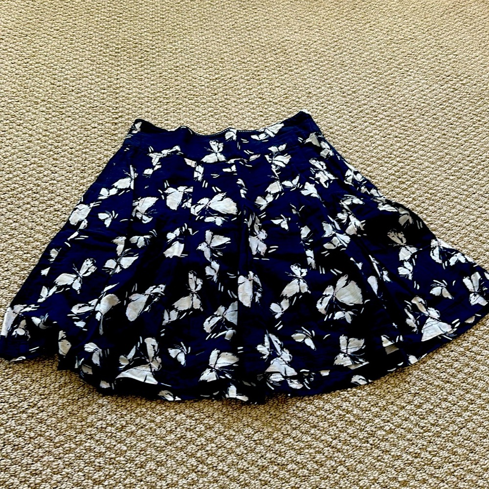 Fat Face UK size is equivalent to a US 4, pretty skirt